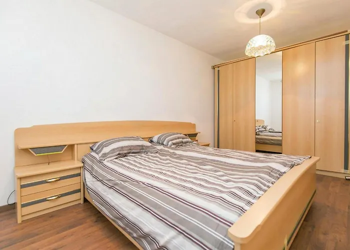 House Sole Semesterbostad Pula